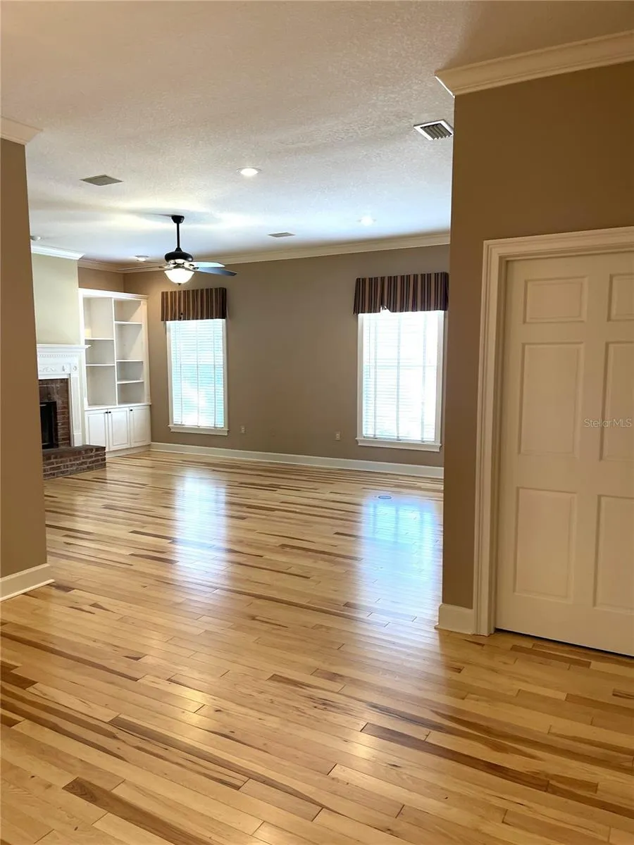 6604 CRESCENT LAKE DRIVE Lakeland, FL 33813