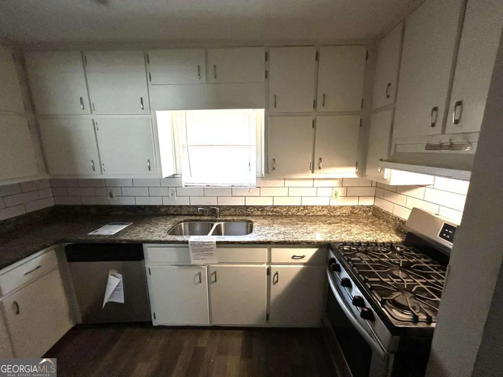2181 Delowe DR East Point, GA 30344