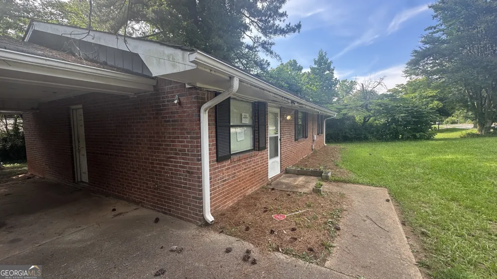 2181 Delowe DR East Point, GA 30344
