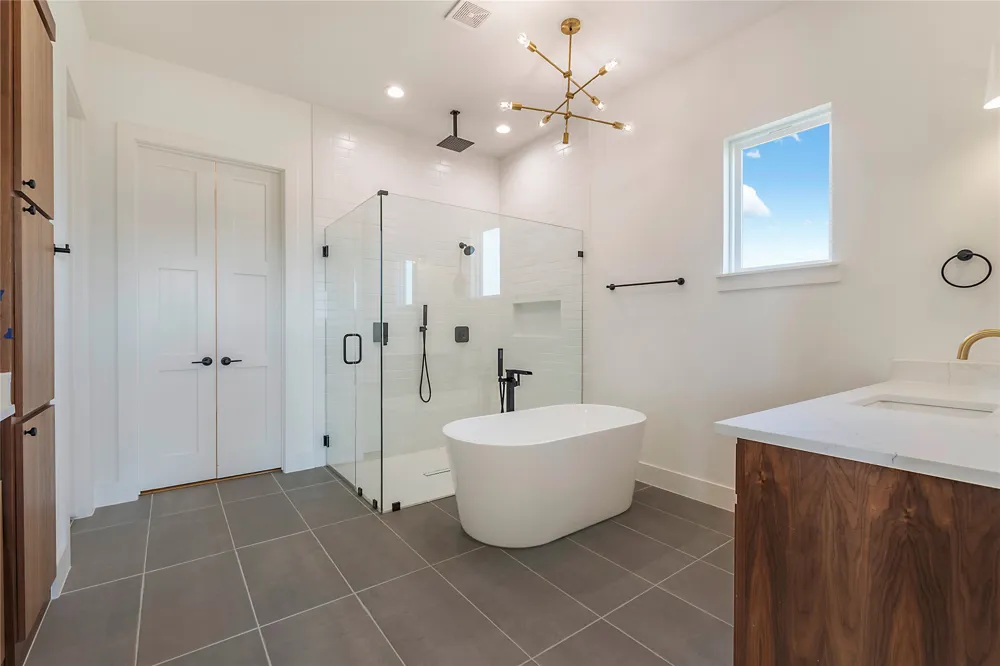430 Whispering Way Red Oak, TX 75154