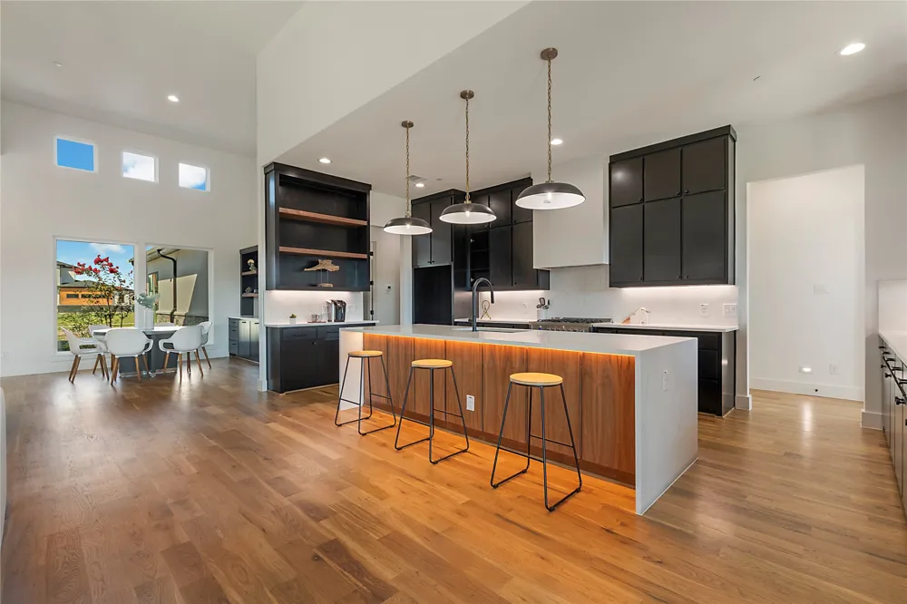 430 Whispering Way Red Oak, TX 75154