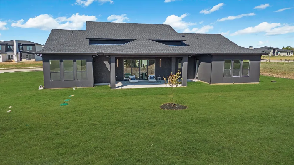 430 Whispering Way Red Oak, TX 75154