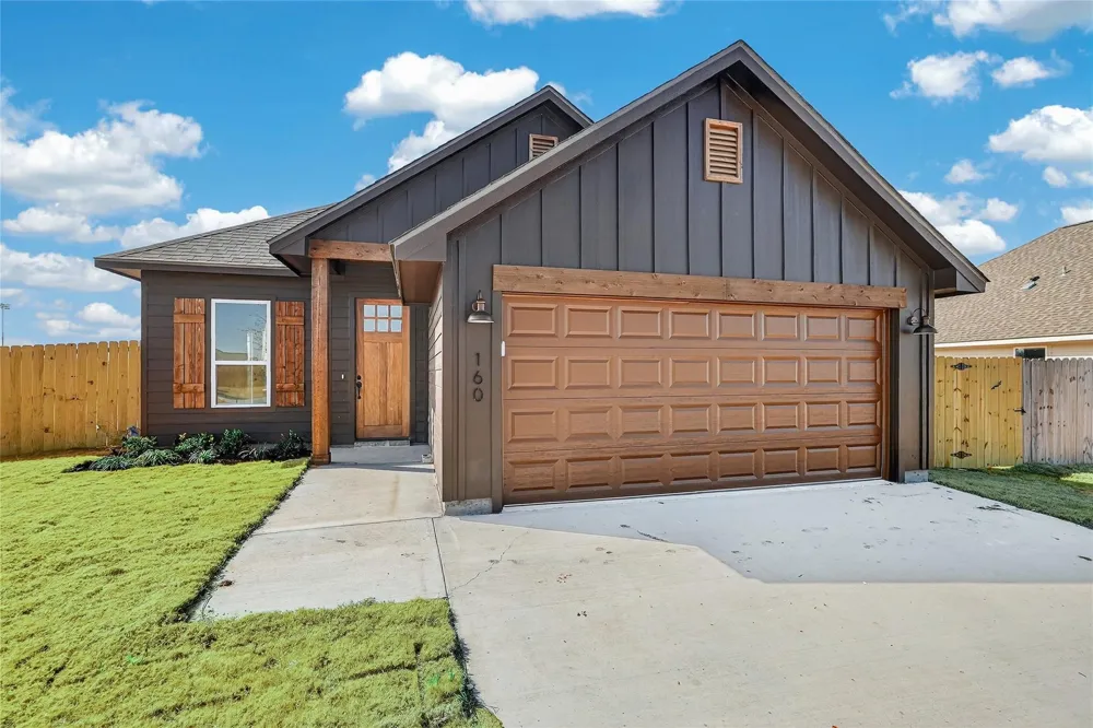 160 Turnrow Cove Snook, TX 77879