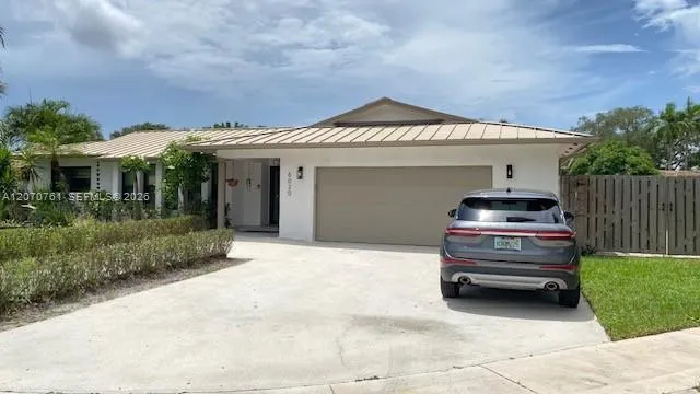 6020 SW 17th Ct Plantation, FL 33317