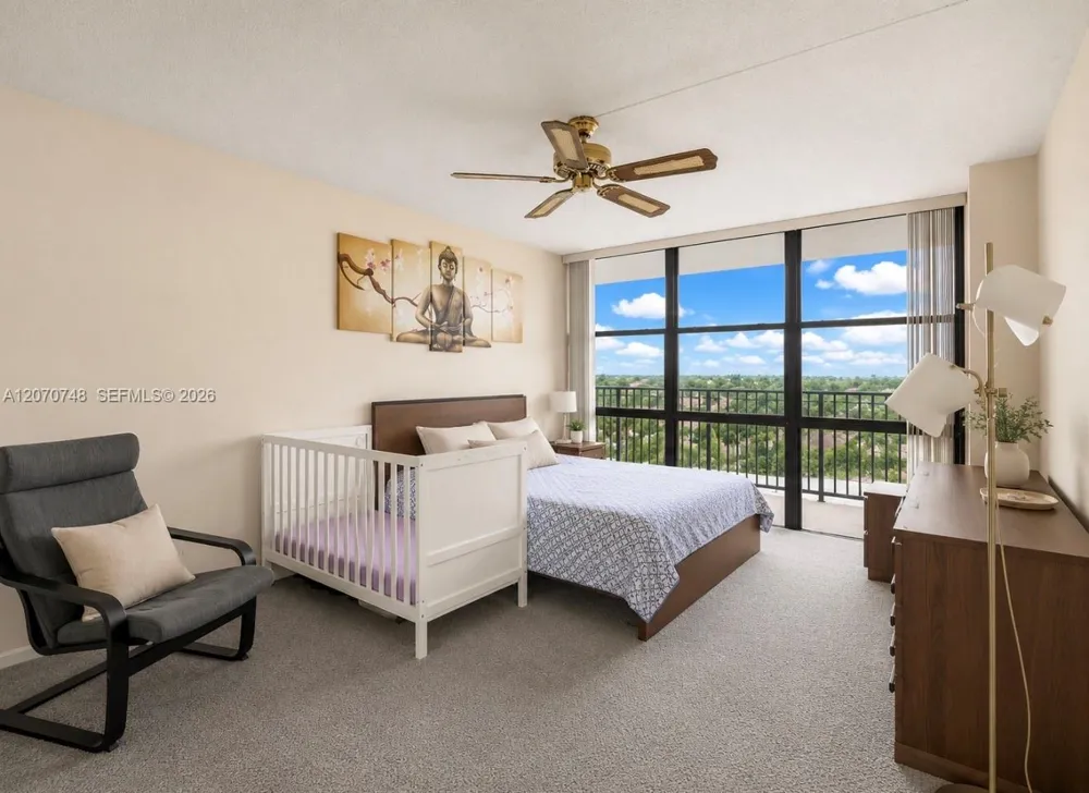 1000 Parkview Dr #715 Hallandale Beach, FL 33009