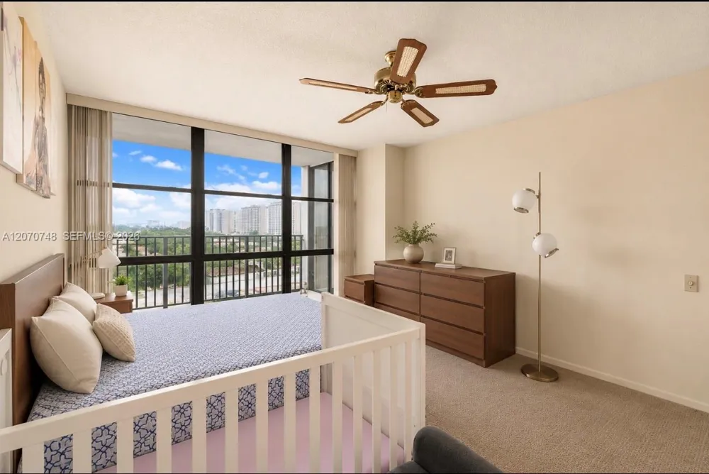 1000 Parkview Dr #715 Hallandale Beach, FL 33009
