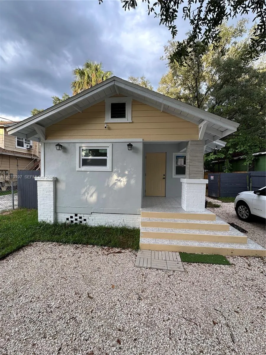 8111 10 Tampa, FL 33604