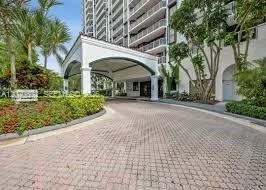 3640 Yacht Club Dr #908