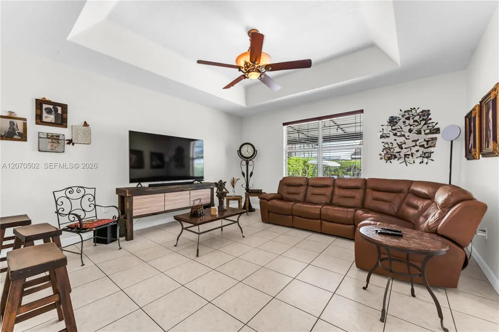 14591 SW 30th St Miami, FL 33175