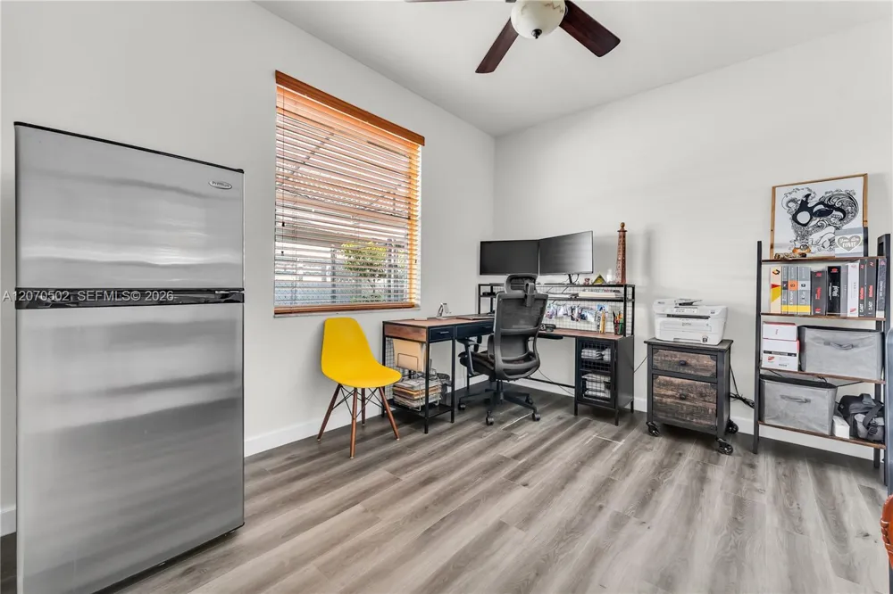 14591 SW 30th St Miami, FL 33175