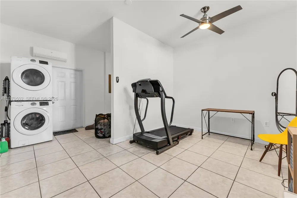 14591 SW 30th St Miami, FL 33175