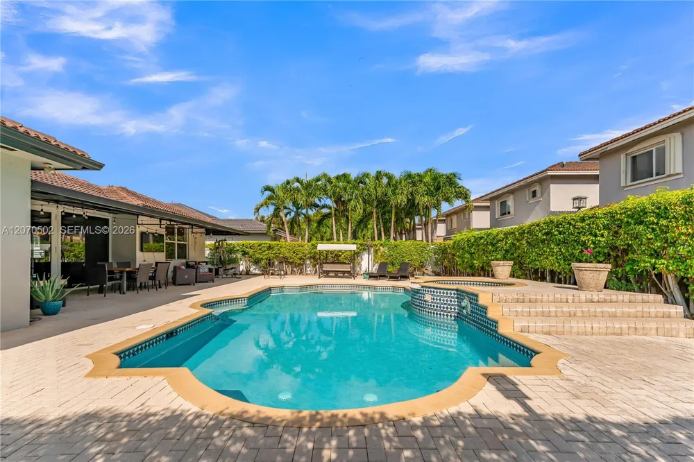 14591 SW 30th St Miami, FL 33175