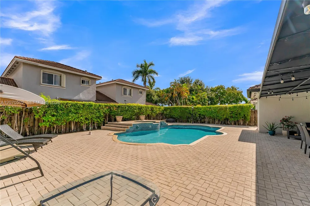 14591 SW 30th St Miami, FL 33175