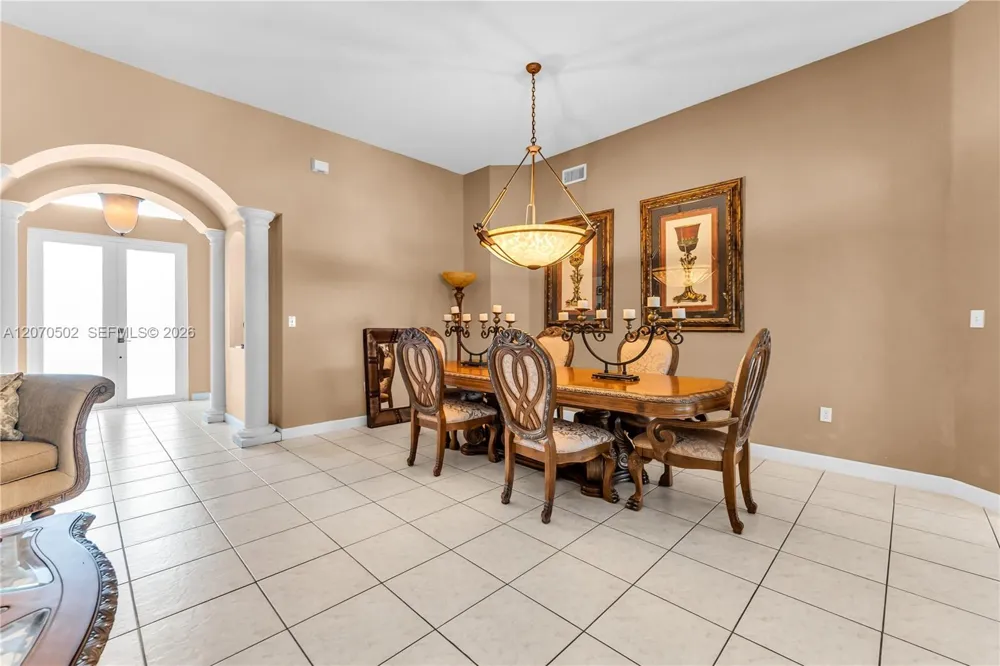 14591 SW 30th St Miami, FL 33175