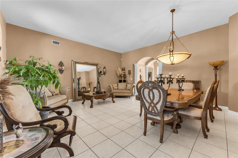14591 SW 30th St Miami, FL 33175