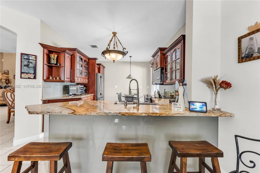 14591 SW 30th St Miami, FL 33175