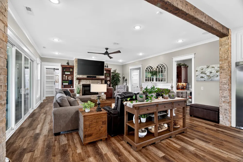 8385 Lascassas Pike Lascassas, TN 37085