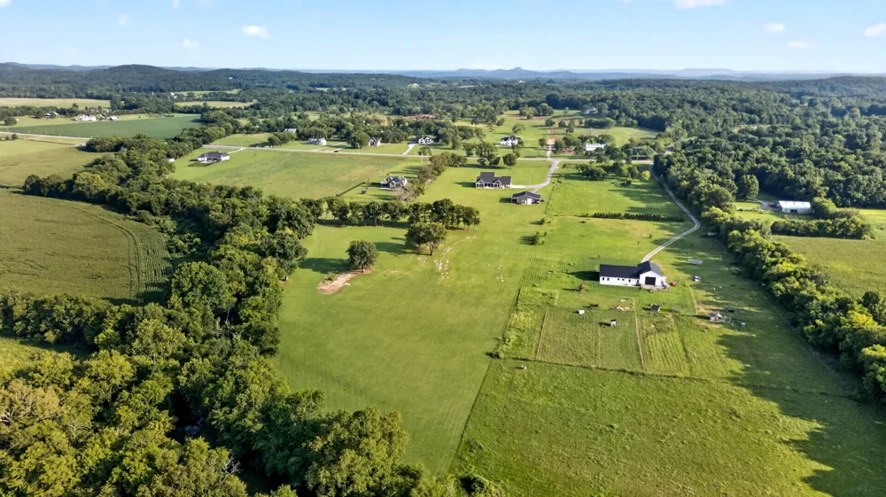 8385 Lascassas Pike Lascassas, TN 37085