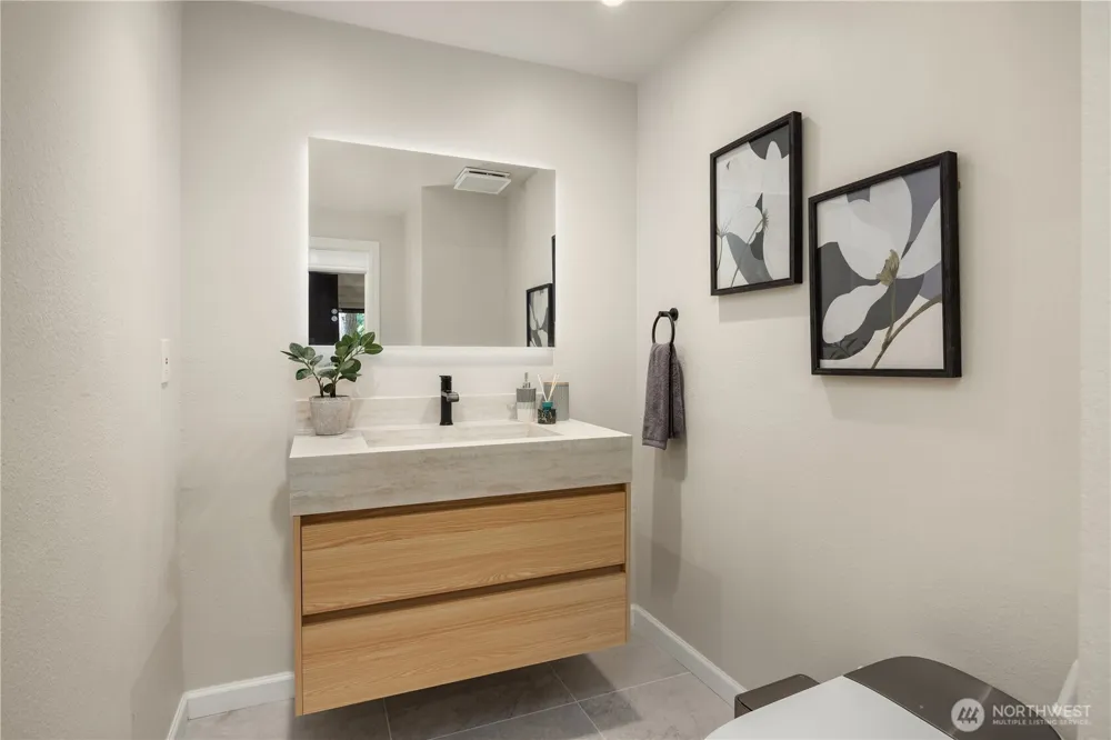 3718 130th Avenue NE Bellevue, WA 98005