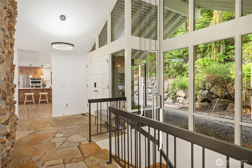 3718 130th Avenue NE Bellevue, WA 98005