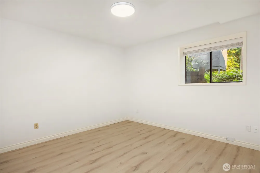 3718 130th Avenue NE Bellevue, WA 98005
