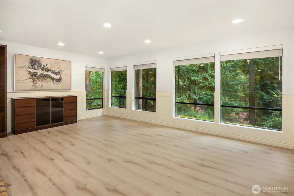 3718 130th Avenue NE Bellevue, WA 98005