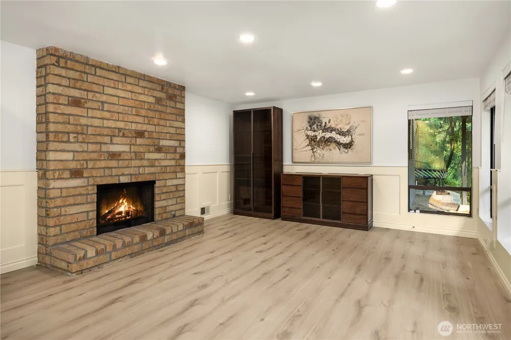 3718 130th Avenue NE Bellevue, WA 98005