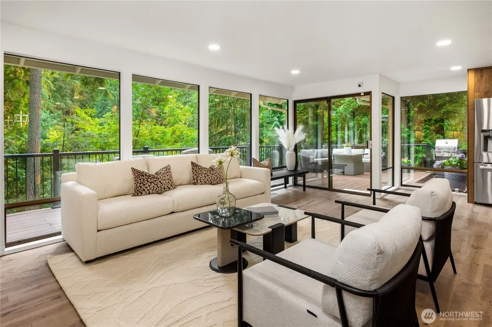 3718 130th Avenue NE Bellevue, WA 98005