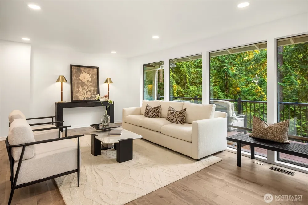 3718 130th Avenue NE Bellevue, WA 98005