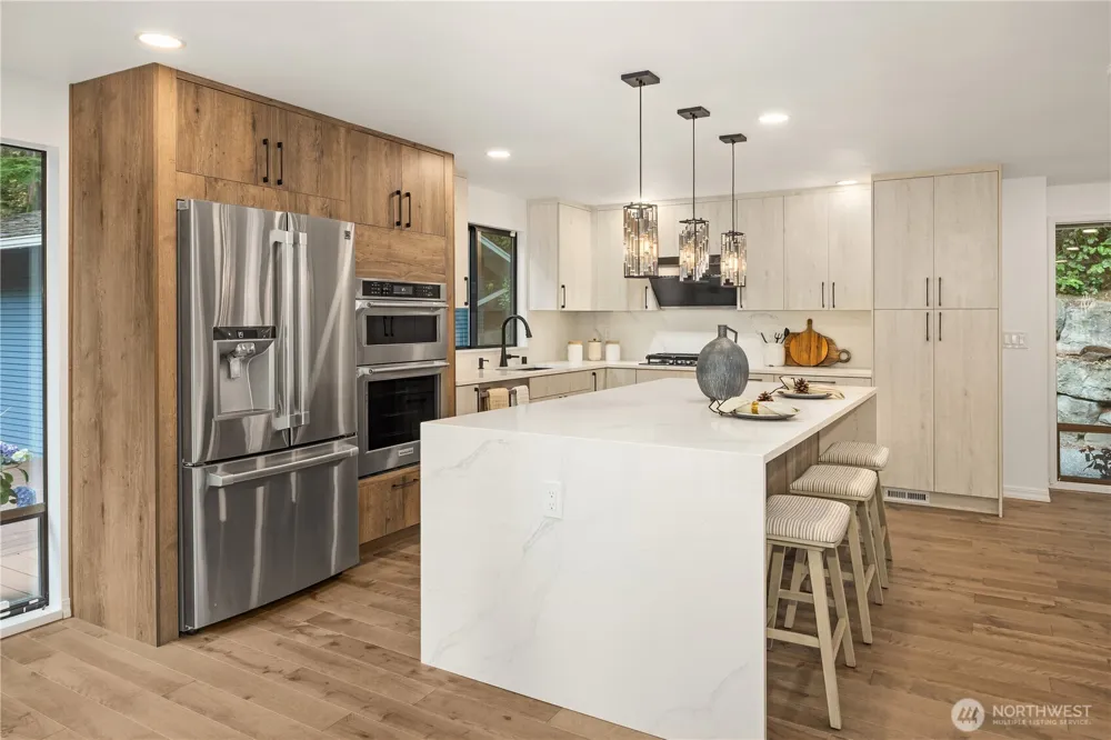 3718 130th Avenue NE Bellevue, WA 98005