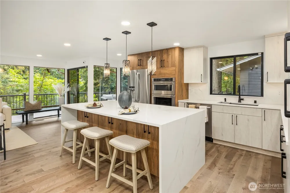 3718 130th Avenue NE Bellevue, WA 98005