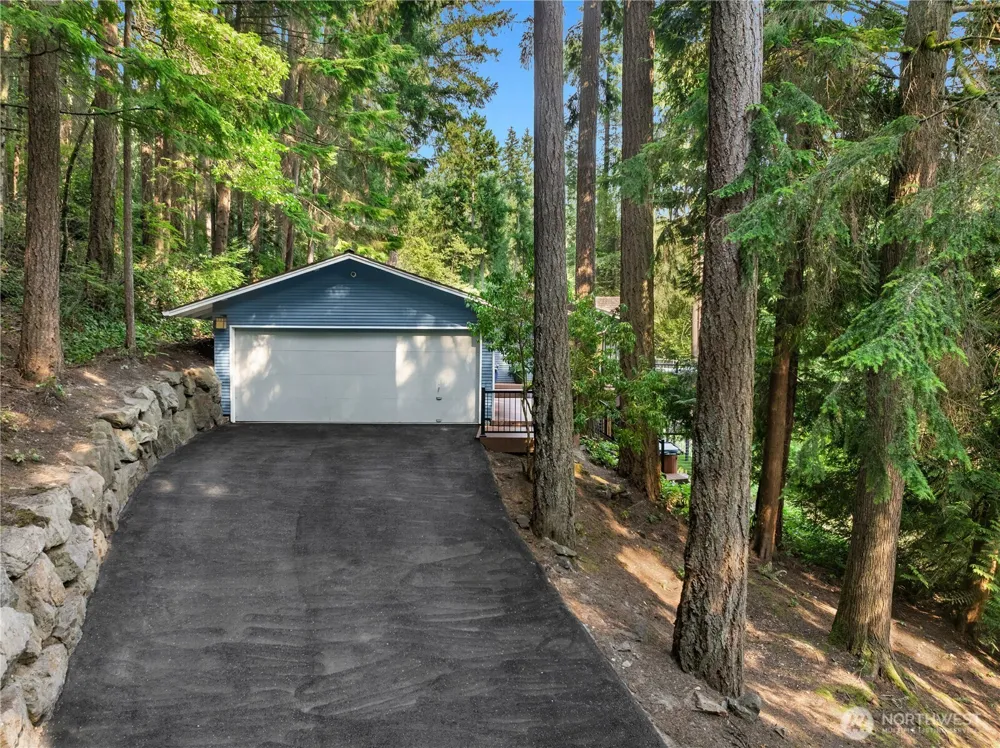 3718 130th Avenue NE Bellevue, WA 98005