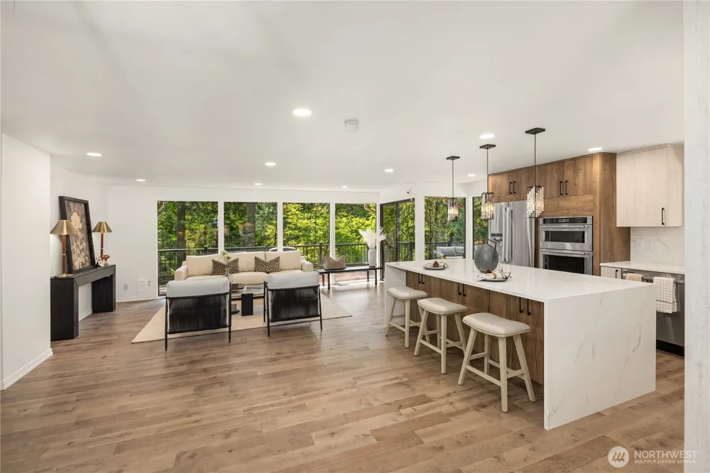 3718 130th Avenue NE Bellevue, WA 98005