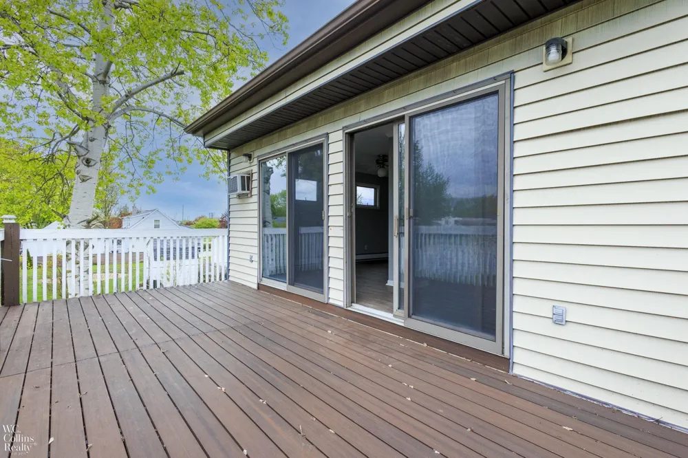 17346 Common Road Roseville City, MI 48066
