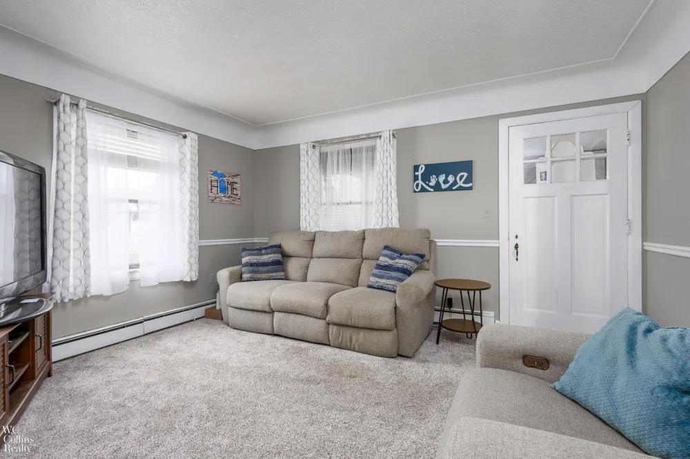 17346 Common Road Roseville City, MI 48066