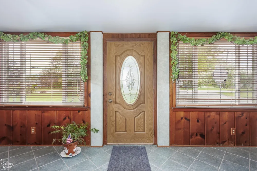 17346 Common Road Roseville City, MI 48066