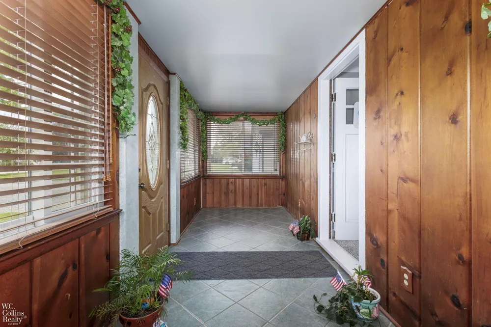 17346 Common Road Roseville City, MI 48066