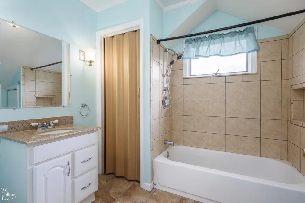 17346 Common Road Roseville City, MI 48066