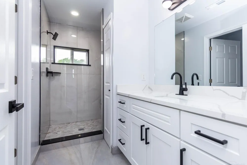 37235 Jefferson Avenue Harrison Charter Township, MI 48045