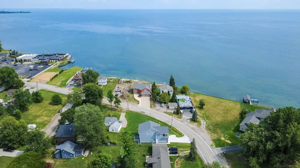 37235 Jefferson Avenue Harrison Charter Township, MI 48045