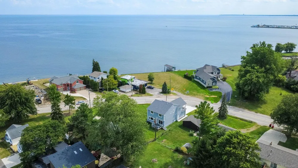 37235 Jefferson Avenue Harrison Charter Township, MI 48045