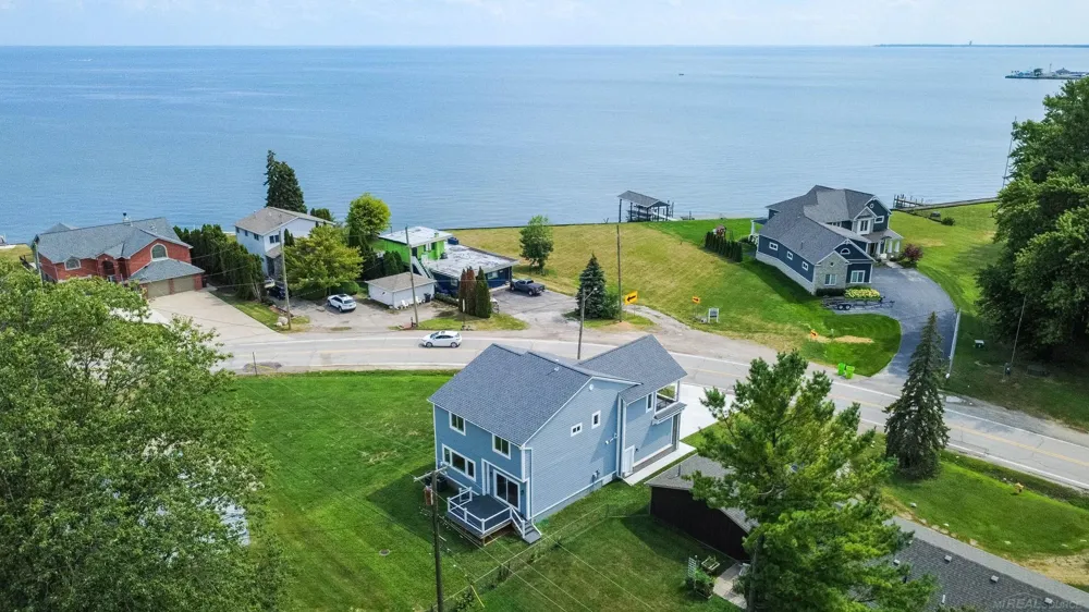37235 Jefferson Avenue Harrison Charter Township, MI 48045