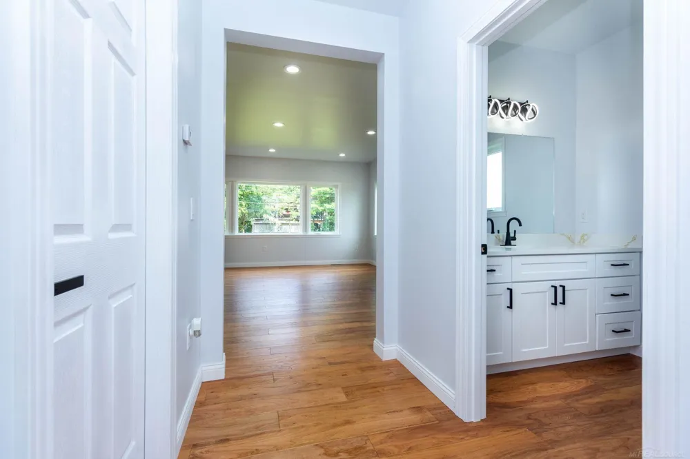 37235 Jefferson Avenue Harrison Charter Township, MI 48045