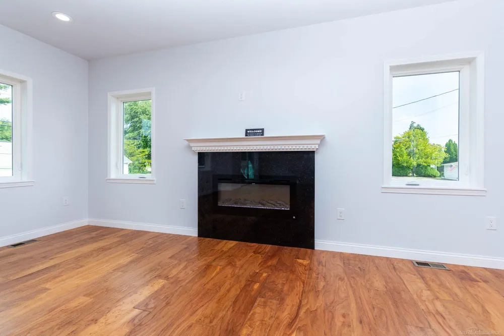 37235 Jefferson Avenue Harrison Charter Township, MI 48045