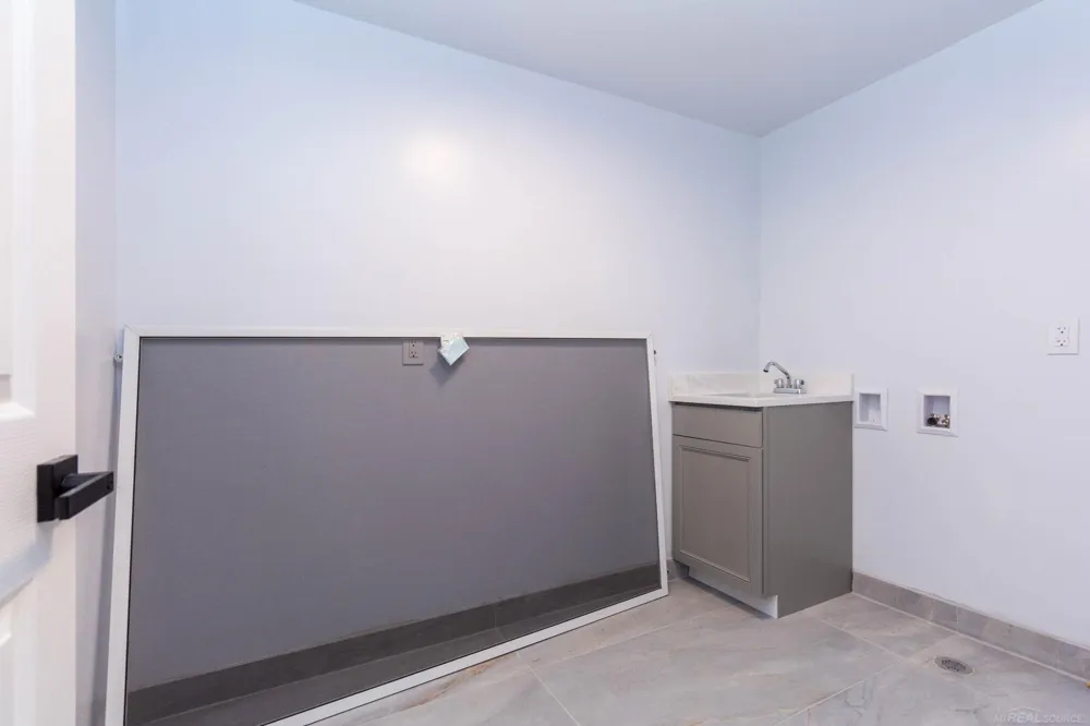 37235 Jefferson Avenue Harrison Charter Township, MI 48045
