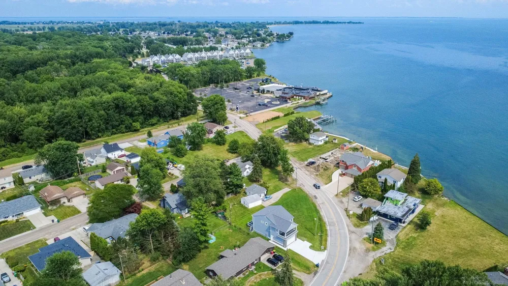 37235 Jefferson Avenue Harrison Charter Township, MI 48045
