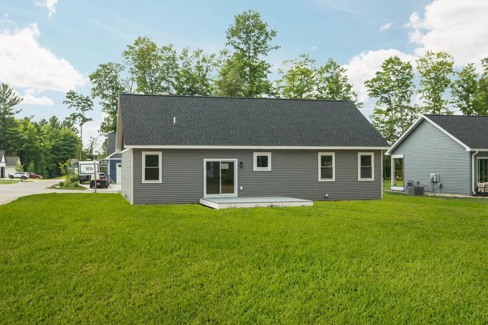 2207 Cottonwood Avenue Blair Township, MI 49637
