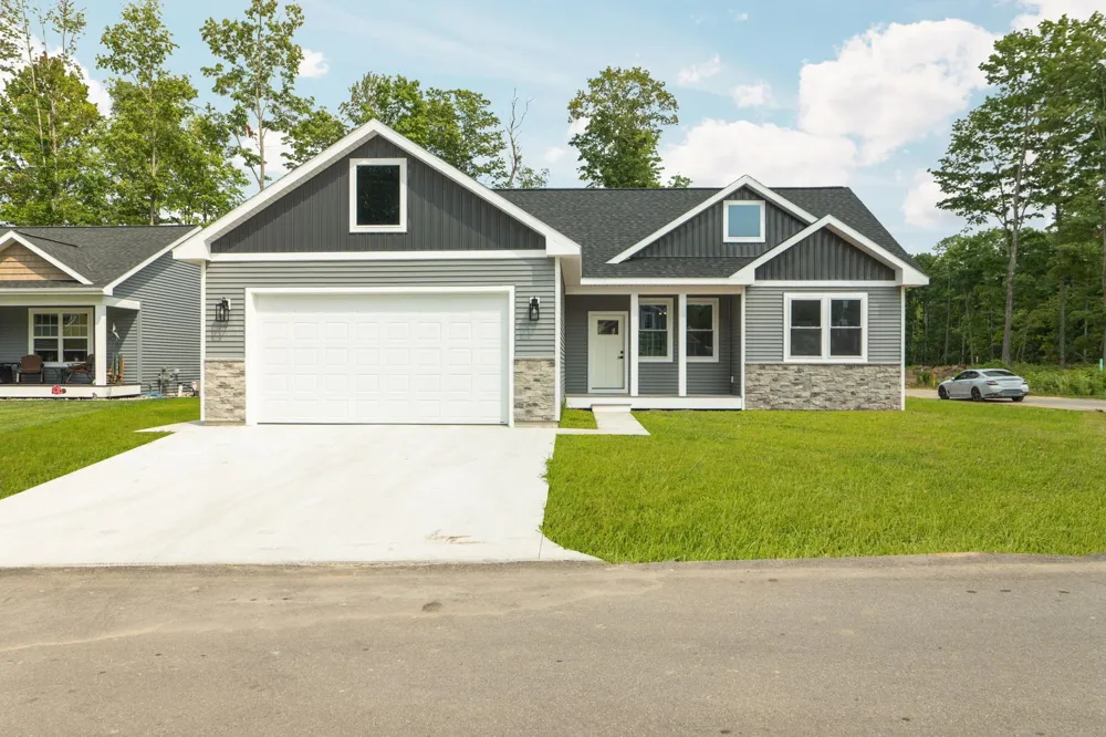 2207 Cottonwood Avenue Blair Township, MI 49637