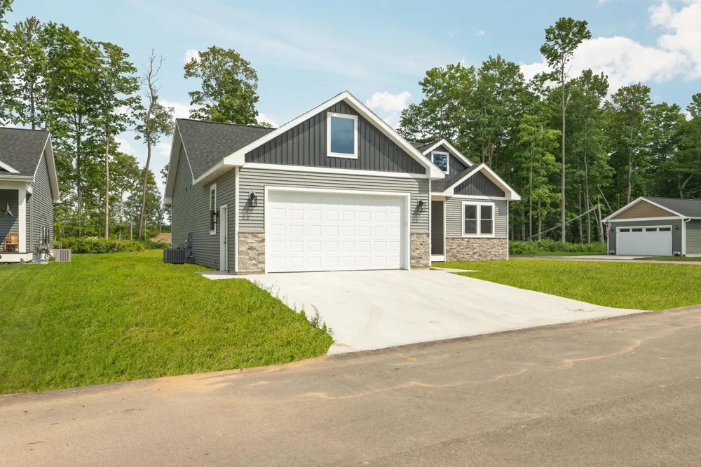 2207 Cottonwood Avenue Blair Township, MI 49637