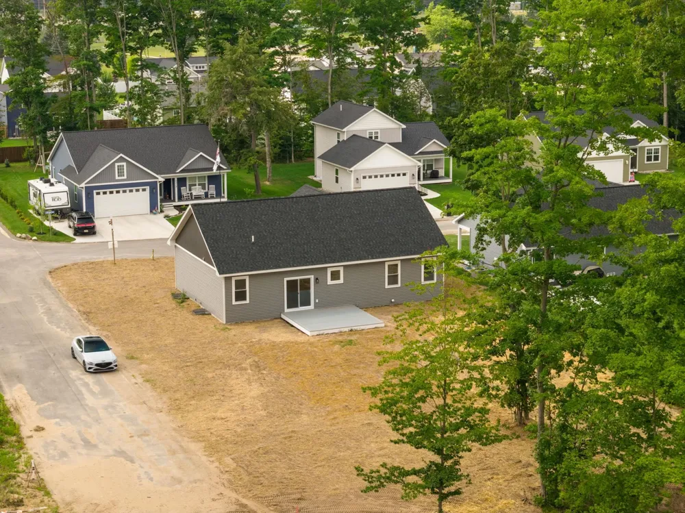 2207 Cottonwood Avenue Blair Township, MI 49637